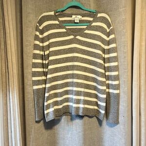 Vineyard Vines Gray and White Striped V-Neck Sweater